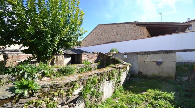 Cáceres - Malpartida de Plasencia - 318m2