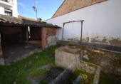 Участок с постройкой на продажу в городе Malpartida de Plasencia Фото