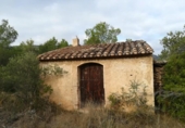 Земля на продажу у города Vilanova d'Escornalbou Фото