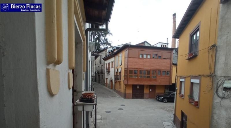 León - Villafranca del Bierzo - 98m2