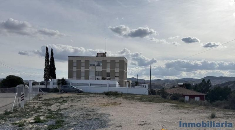Almeria - Zurgena - 870m2