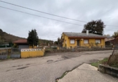 Загородный дом с участком на продажу в городе Valdesamario Фото