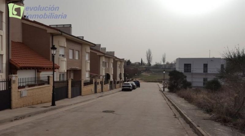 Burgos - Modúbar de la Emparedada - 600m2
