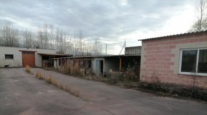 Leon - Carracedelo - 1200m2