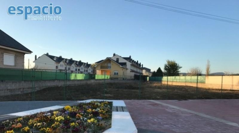 Leon - Cubillos del Sil - 1300m2