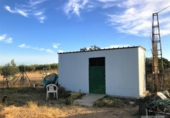 Отдельно стоящий дом с участком на продажу в городе Rociana del Condado Фото