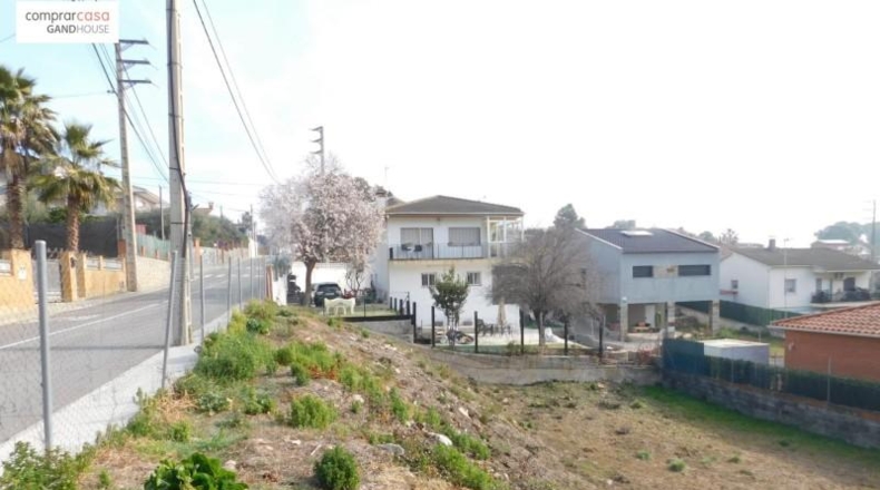 Barcelona - Lliçà d'Amunt - 496m2