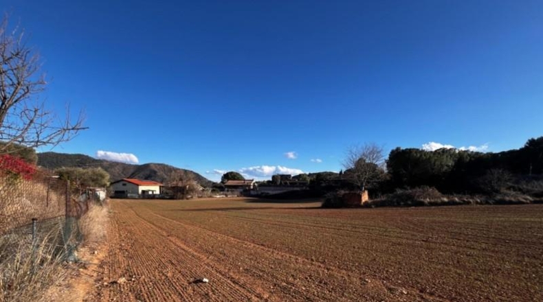 Barcelona - la Torre de Claramunt - 10200m2