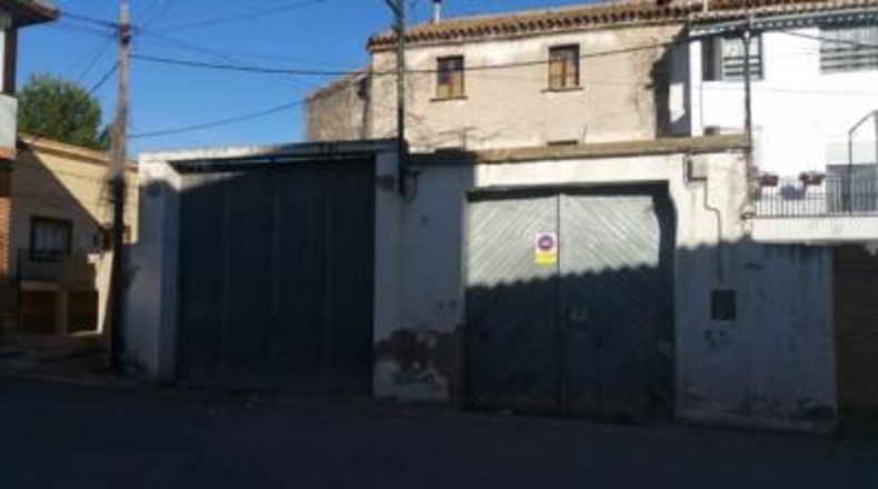 Zaragoza - Épila - 735m2