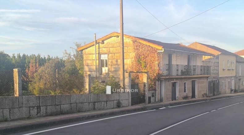 Orense - San Cibrao das Viñas - 1021m2