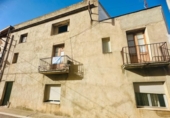 Дом с участком на продажу в городе Godall Фото