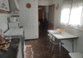 Дом с участком на продажу в городе Альманса Фото