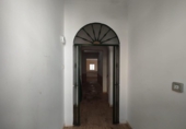 Дом с участком на продажу в городе Paradas Фото