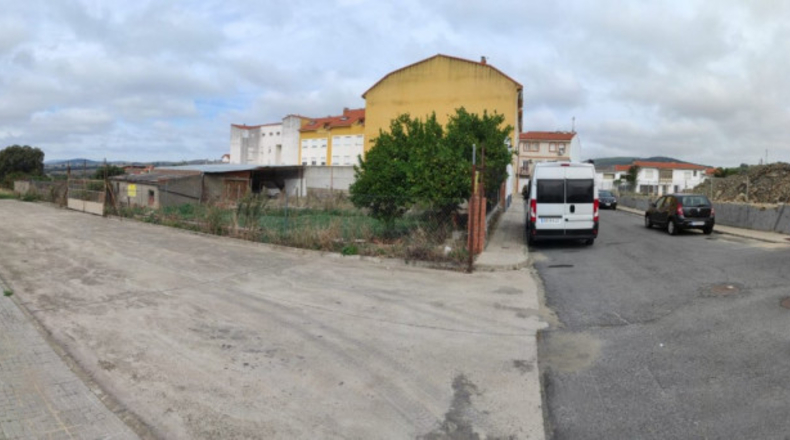 Cáceres - Malpartida de Plasencia - 491m2
