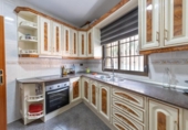 Дом с участком на продажу в городе Iznalloz Фото