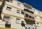 Дом с участком на продажу в городе Villaverde del Río Фото