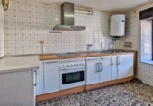 Отдельно стоящий дом с участком на продажу в городе Saro de Enmedio Фото