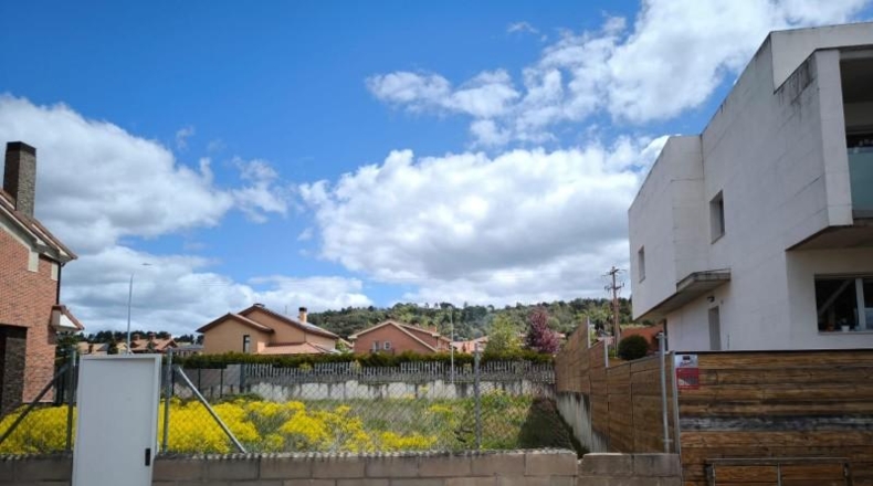 Leon - Carbajal de la Legua - 520m2
