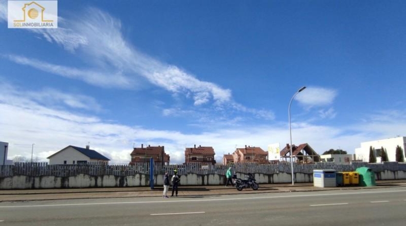 Leon - Carbajal de la Legua - 520m2