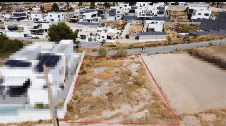 Granada - La Zubia - 586m2