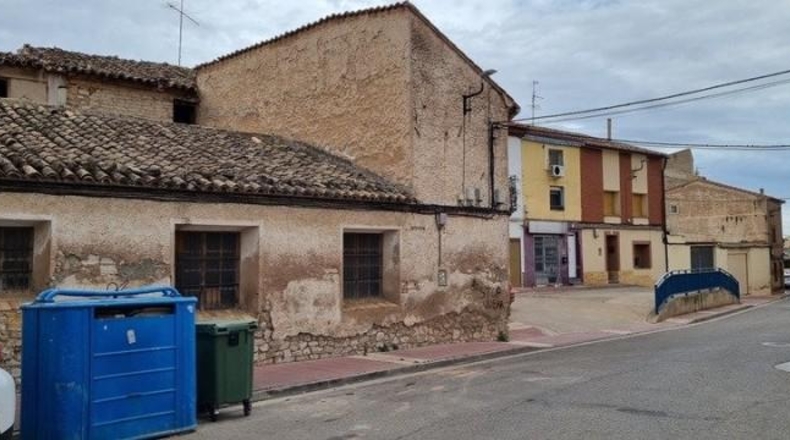 Zaragoza - Épila - 586m2
