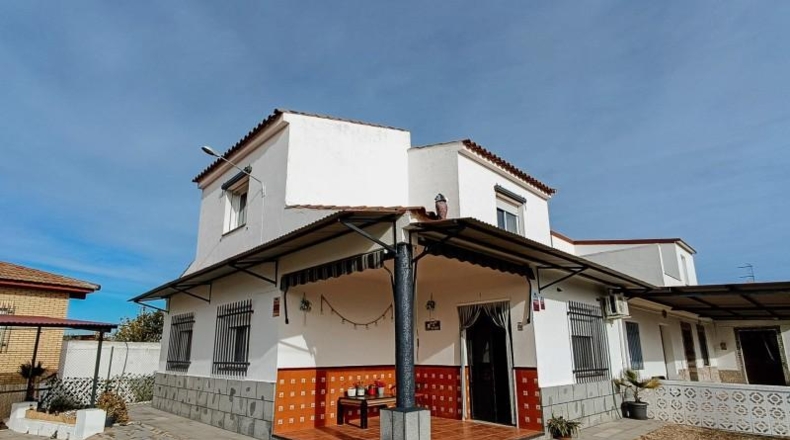 Badajoz - Дон Бенито - 1000m2