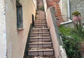 Дом с участком на продажу в городе Sant Cugat del Vallès Фото