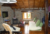 Casa de camp amb terreny en venda a la España, San Pedro del Romeral, ref.: TR330020 foto