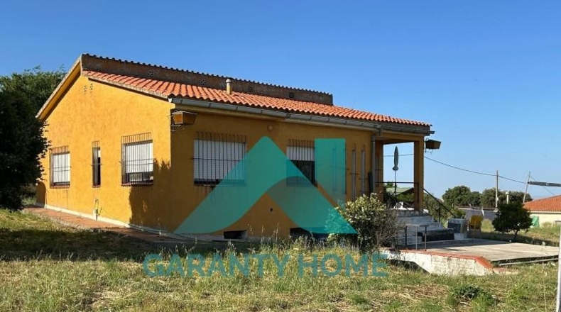 Cáceres - Sierra de Fuentes - 2800m2