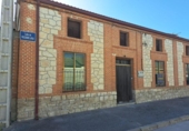 Chalet independiente con terreno en venta en la España, Cuéllar, ref: TR163401 foto