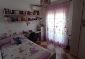 Дом с участком на продажу в городе Loja Фото