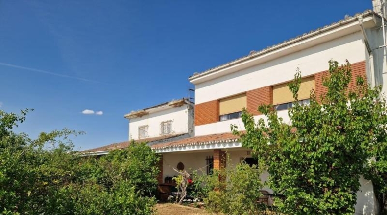 León - Valencia de Don Juan - 1500m2