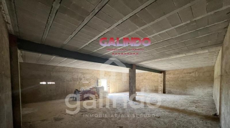 Sevilla - Paradas - 2000m2