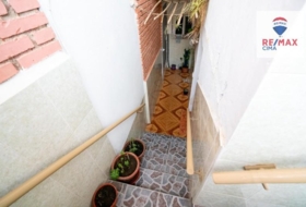 Zújar 240&nbsp;m²
