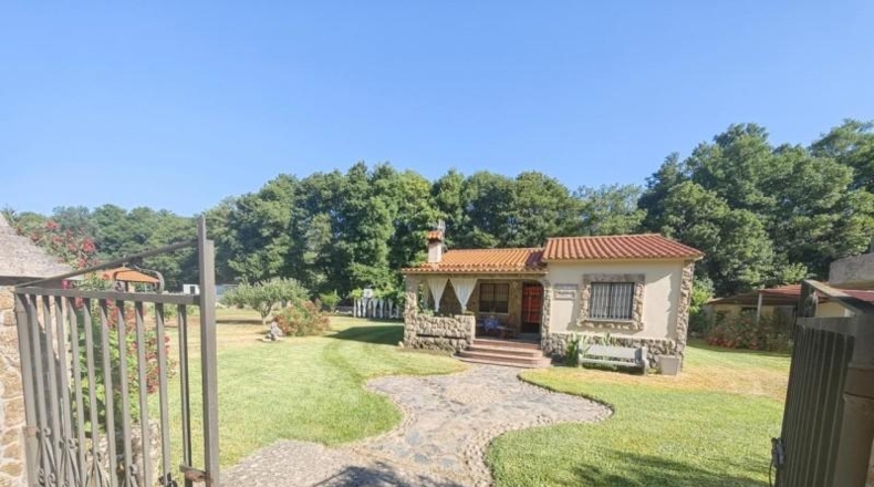 Caceres - Valdastillas - 1700m2