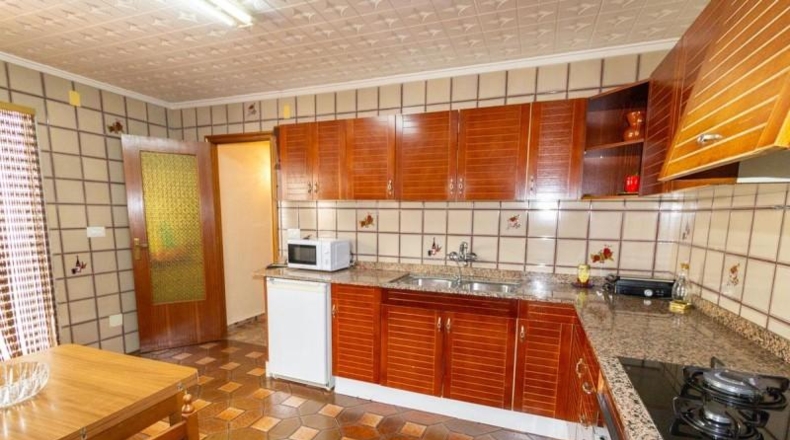 Teruel - Орихела-дель-Тремедаль - 302m2
