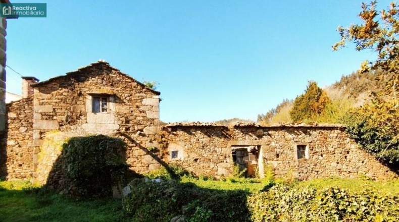 La Coruña - Santiago de Compostela - 2015m2