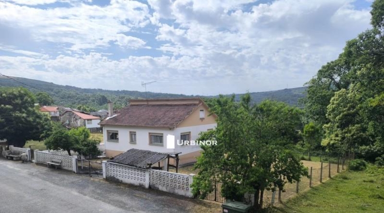 Orense - O Castro de Caldelas - 2300m2