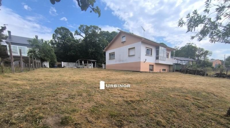 Orense - O Castro de Caldelas - 2300m2