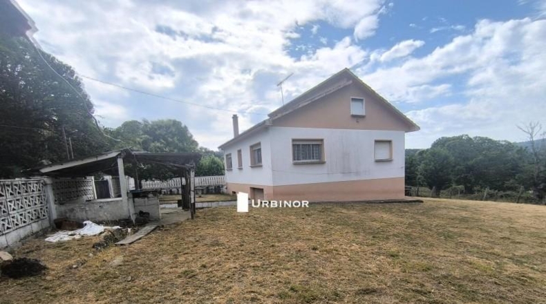 Orense - O Castro de Caldelas - 2300m2
