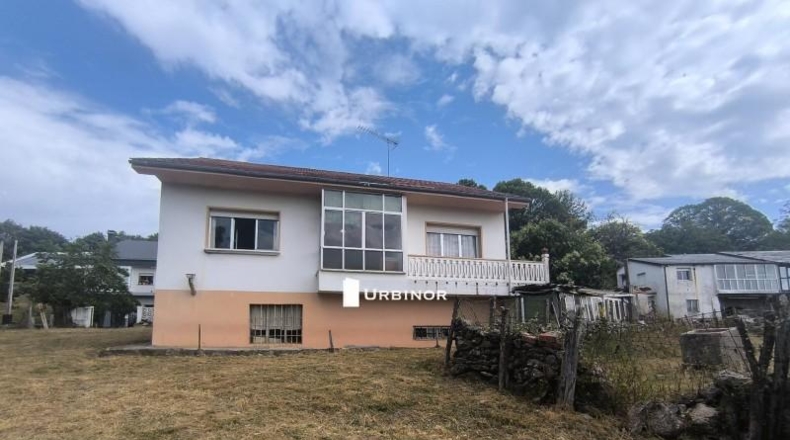 Orense - O Castro de Caldelas - 2300m2
