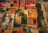 Городская земля под застройку на продажу у города Chiclana de la Frontera Фото