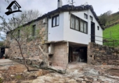 Отдельно стоящий дом с участком на продажу в городе Vega de Pas Фото