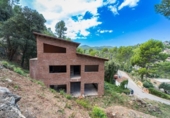 Xalet independent amb terreny en venda a la España, Corbera de Llobregat, ref.: TR170277 foto