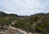 Xalet independent amb terreny en venda a la España, Sella, ref.: TR144840 foto