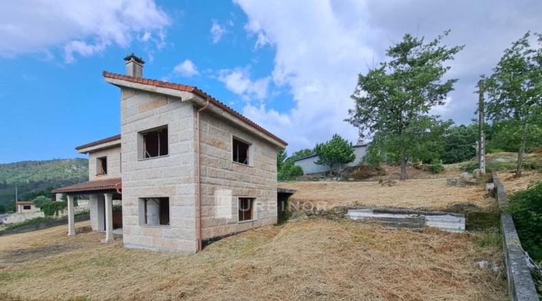 Orense - O Pereiro de Aguiar - 740m2