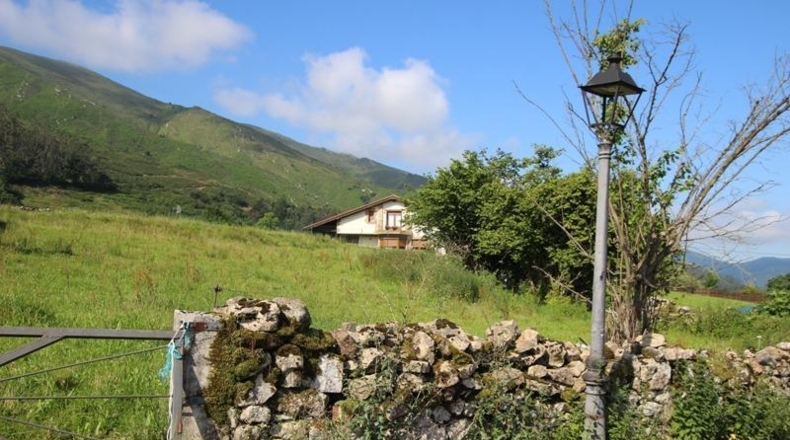 Cantabria - Los Corrales - 1936m2
