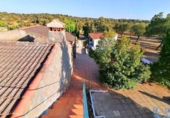 Загородный дом с участком на продажу в городе Malpartida de Cáceres Фото