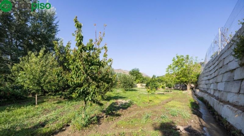 Granada - Pinos Genil - 1850m2