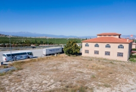 Baza 860&nbsp;m² 